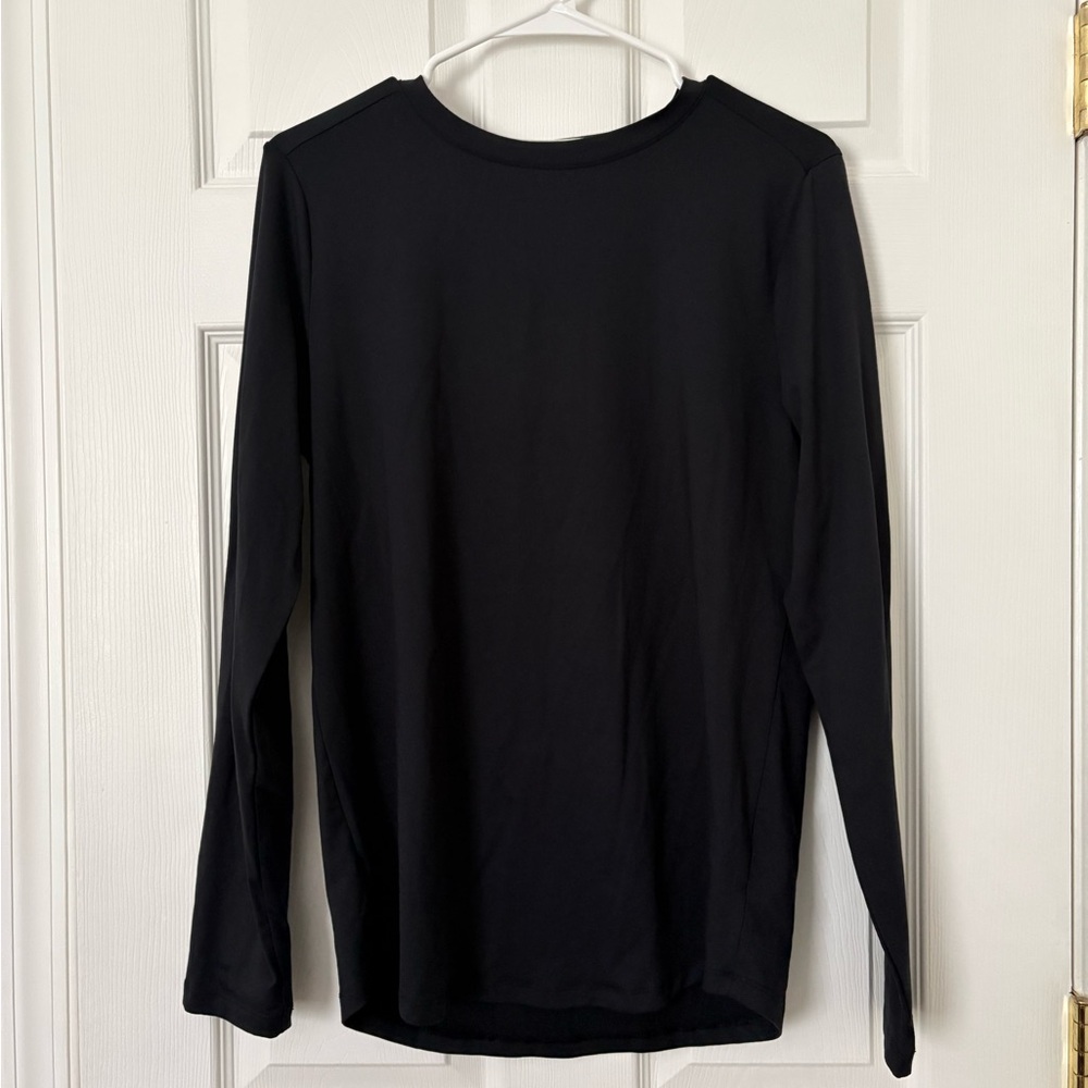 black long sleeve activewear top